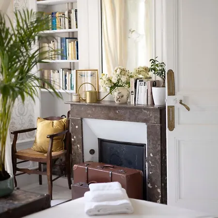 ベッド・アンド・ブレックファスト D'hotes Au Chateau Le Bas Bleu, Anais Nin