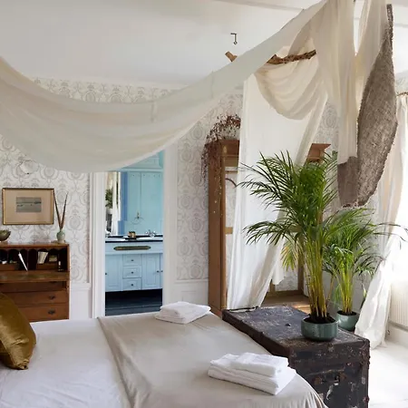 D'hotes Au Chateau Le Bas Bleu, Anais Nin 3* Quesnoy-le-Montant