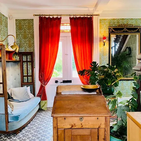 D’hôtes Au Château Le Bas Bleu, Anaïs Nin Couette-café