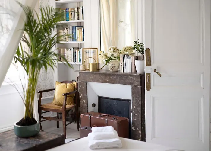 Bed & Breakfast D'hotes Au Chateau Le Bas Bleu, Anais Nin