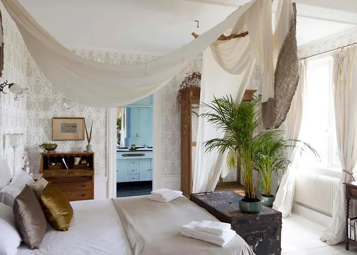 D'hotes Au Chateau Le Bas Bleu, Anais Nin 3* Quesnoy-le-Montant