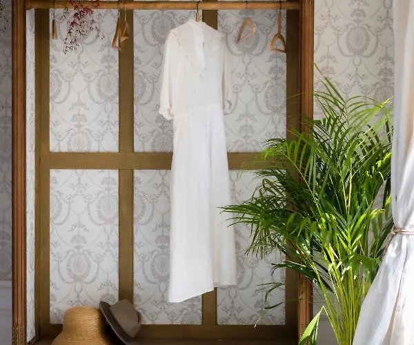 D'hotes Au Chateau Le Bas Bleu, Anais Nin