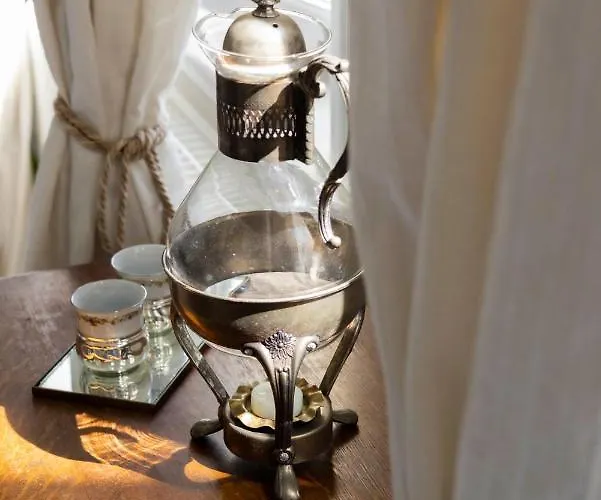 D'hotes Au Chateau Le Bas Bleu, Anais Nin Bed & Breakfast 3*