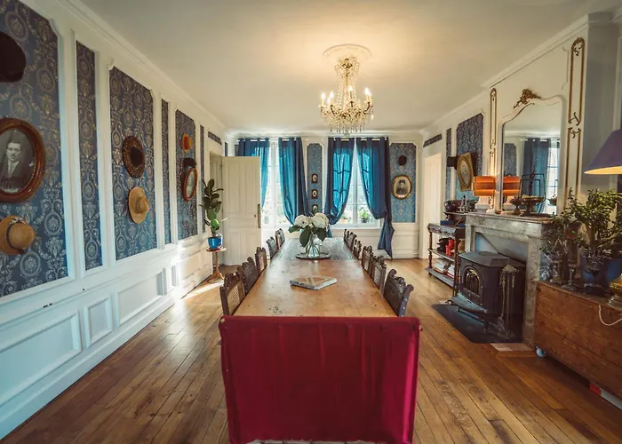 D'hotes Au Chateau Le Bas Bleu, Anais Nin Bed & Breakfast 3*